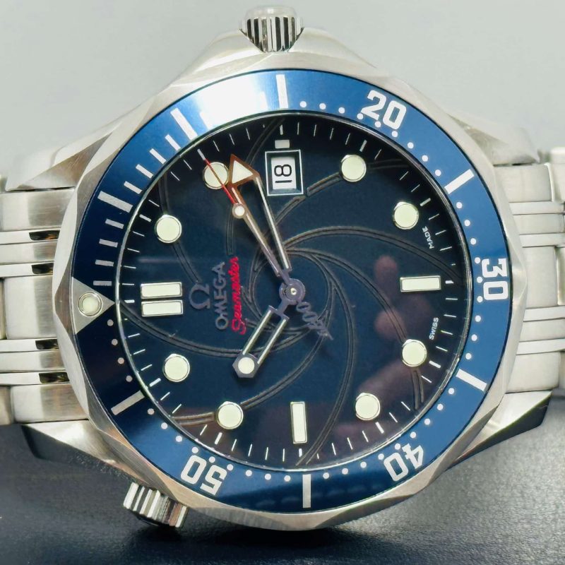 OMEGA SEAMASTER JAMES BOND 007 CASINO ROYAL UNPOLISHED NOS 99% LIKE NEW JANUARY 2007